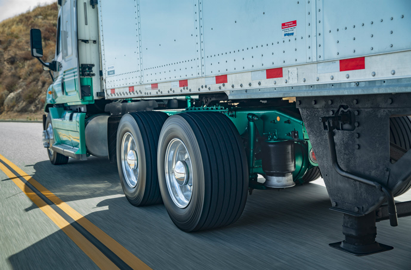 M675 Drive Trailer Truck